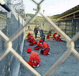 Prisonniers dans le camp de Guantanamo