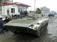 Char BMP-2 russe à la frontière tchétchéno-ingouche, 12.11.99