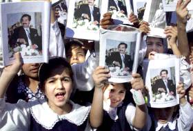 Manifestation d'écolières à Bagdad, 8.9.02
