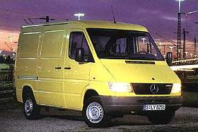 Mercedes Sprinter - un véhicule de transport civil acheté à raison de 400 exemplaires