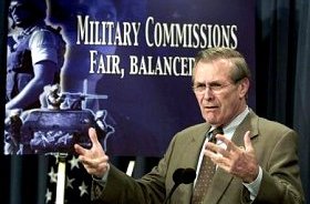 Le Secrétaire à la Défense Donald Rumsfeld