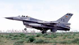 Interopérabilité: un F-16 belge au décollage de la base d'Amendola