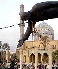 Chute de la statue de Saddam Hussein à Bagdad