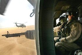 Soldats US en hélicoptère, Irak